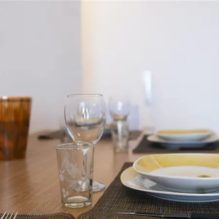 Retreat-hosted By Sweetstay * 斯利马
